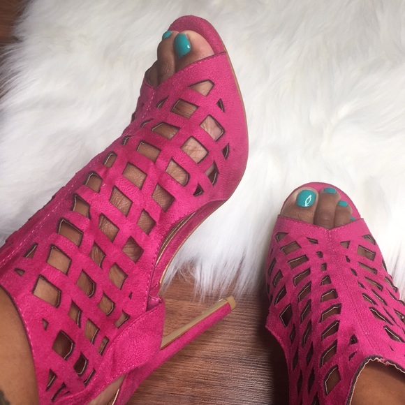 Pink Heels - Picture 4 of 5